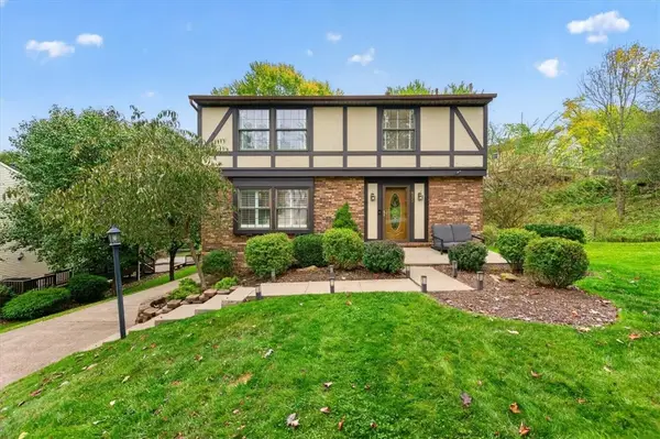 855 Boulder Dr, Bethel Park, PA 15102