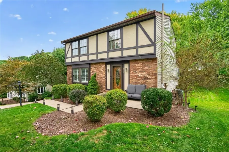 855 Boulder Dr, Bethel Park, PA 15102 - #2
