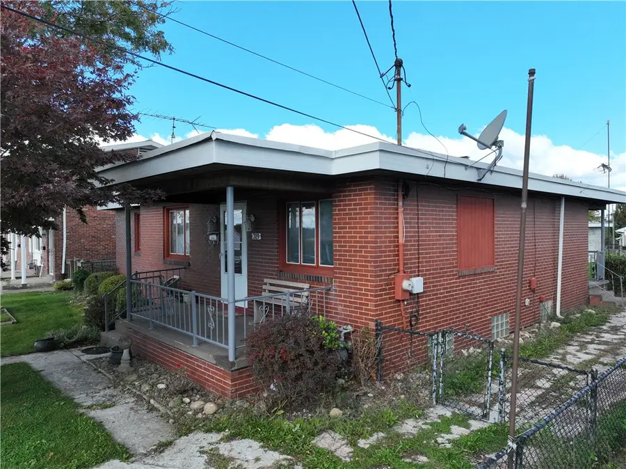 319 Prospect St, Uniontown, PA 15401 - #2