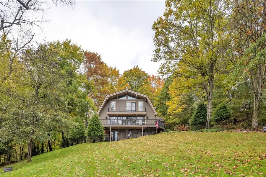 138 Heathercroft Dr, Cranberry, PA 16066 - #2