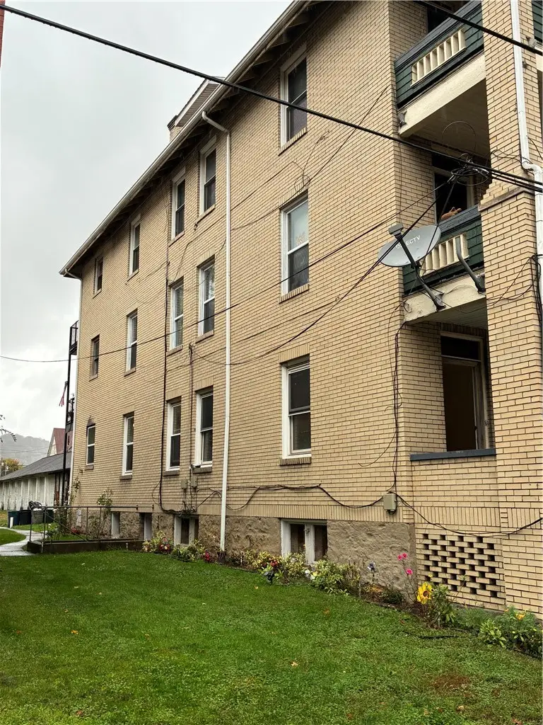 107 W High Street, Kittanning, PA 16201 - #3