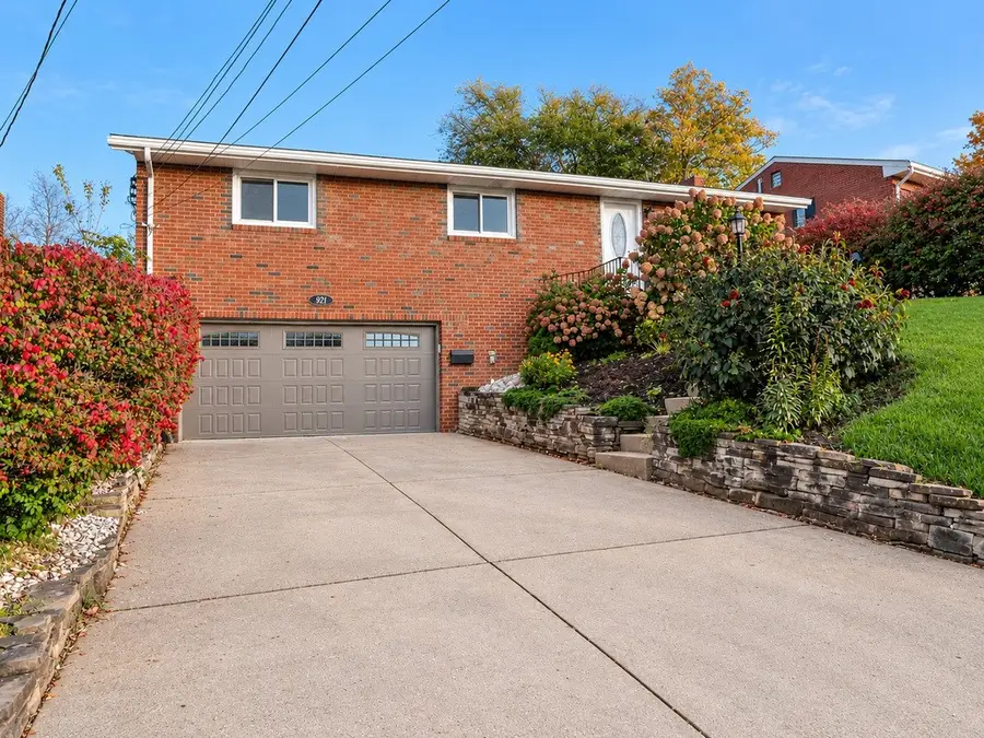 921 Shadycrest Rd, Pittsburgh, PA 15216 - #2