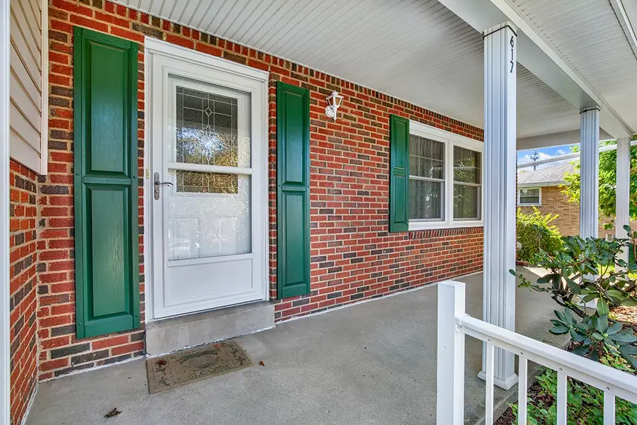 617 Woodburn Ln, Greensburg, PA 15601 - #3