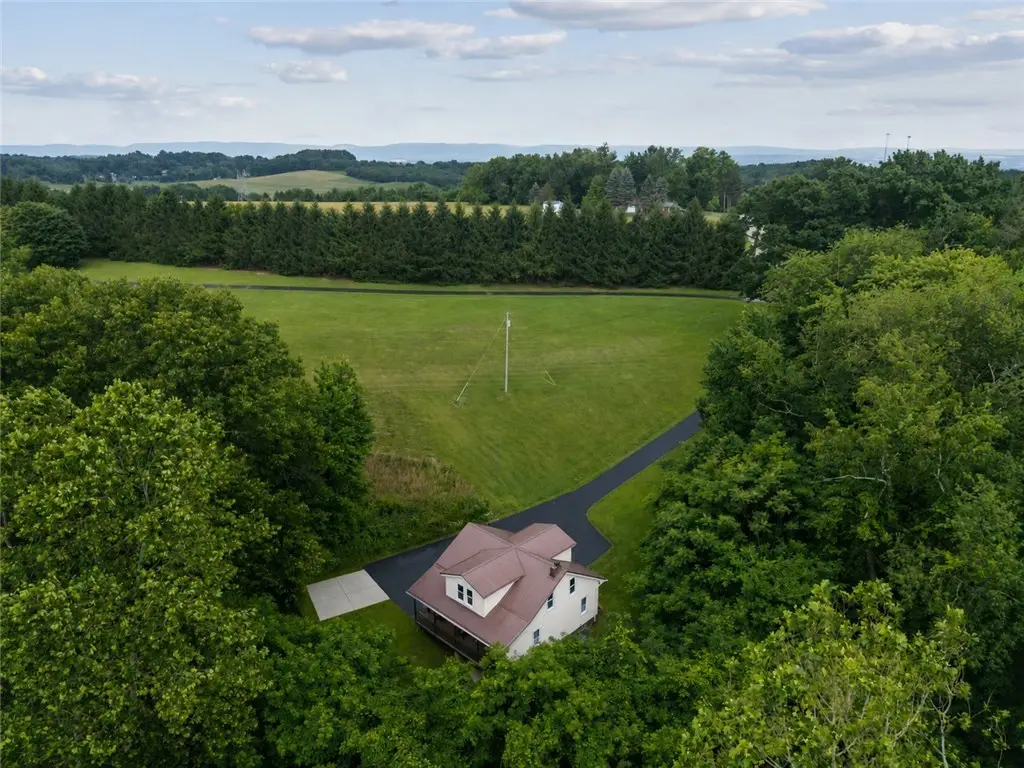 617 Pacek Rd, Greensburg, PA 15601 - #1