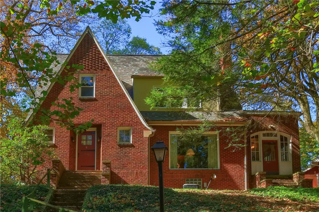 1111 Connoquenessing Ter, Ellwood City, PA 16117 - #1