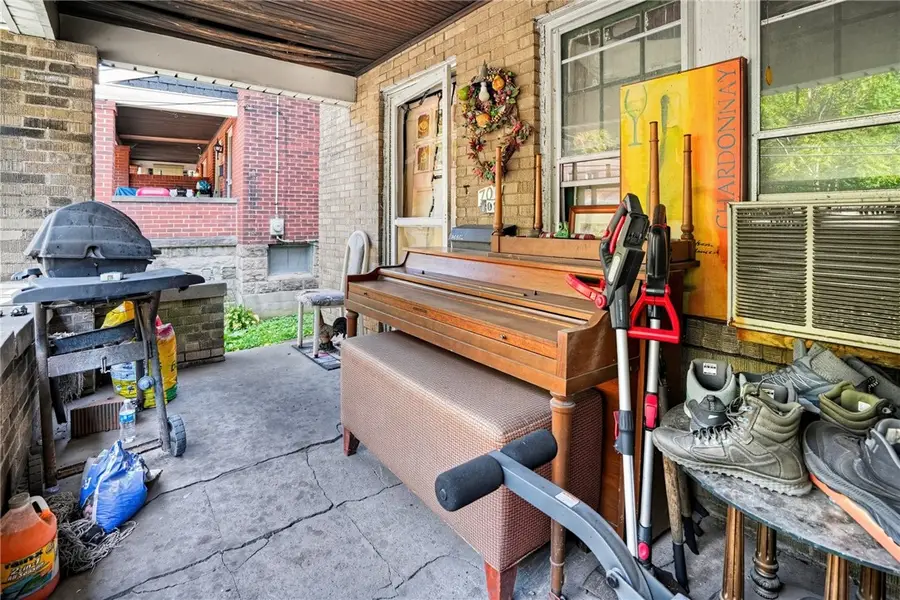 709 Maytide St, Pittsburgh, PA 15227 - #2