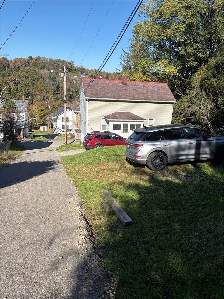 5765 Harrison Ave, Export, PA 15632 - #2