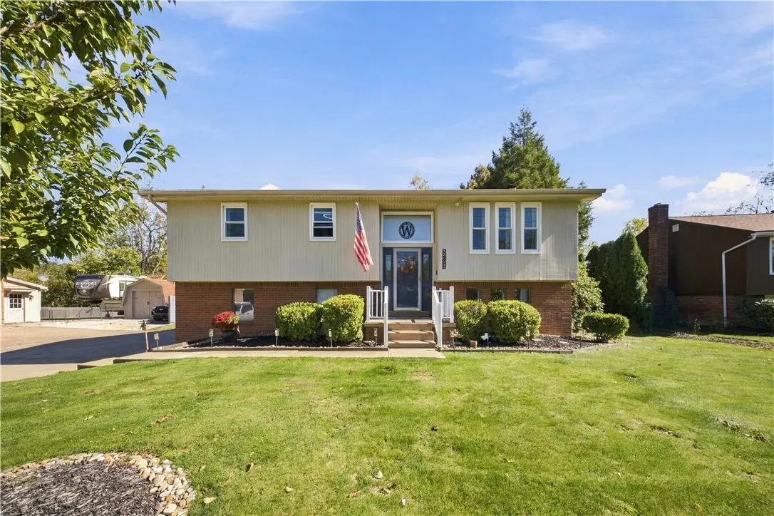 3295 N Hills Rd, Murrysville, PA 15668 - #1