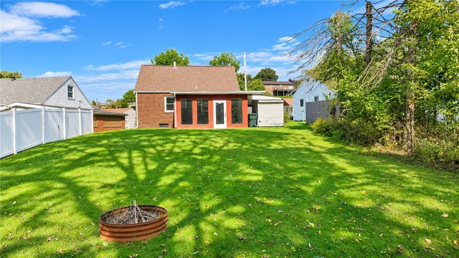 1003 Sunset Blvd, Ellwood City, PA 16117 - #3