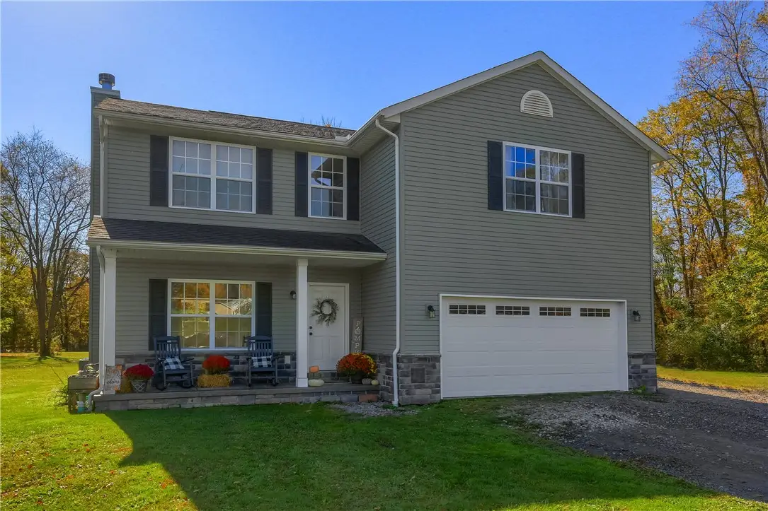 383 Northwestern Dr, Ellwood City, PA 16117 - #1