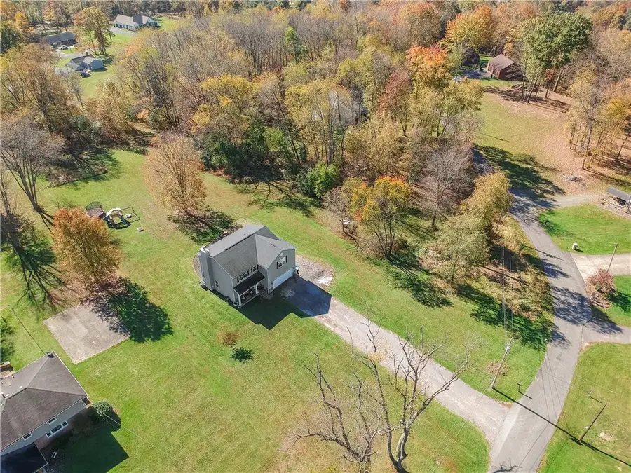 383 Northwestern Dr, Ellwood City, PA 16117 - #3