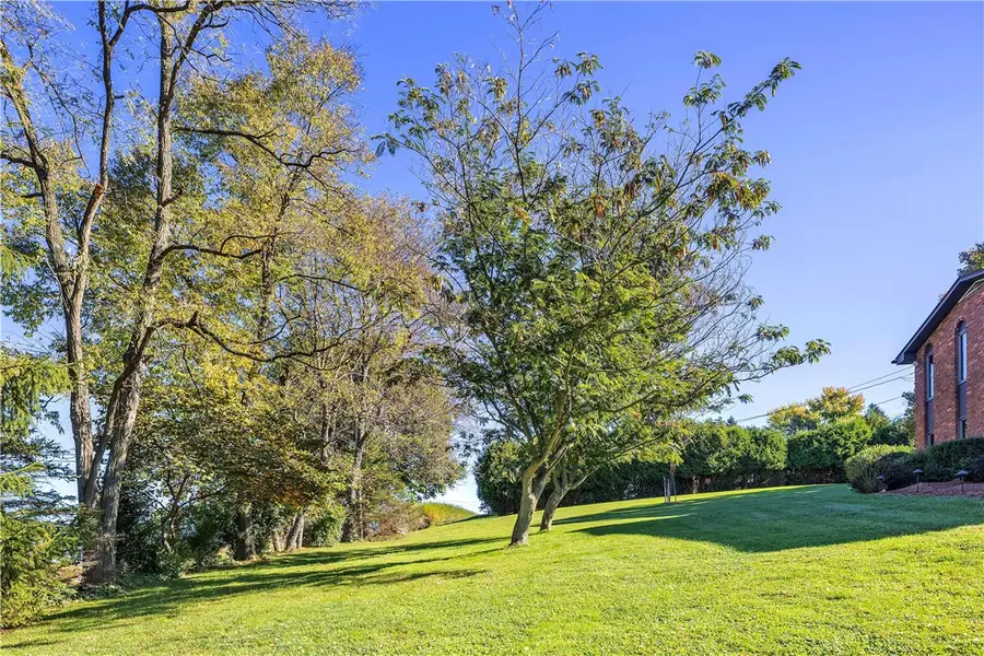 1045 Willowbrook, Rostraver, PA 15089 - #2