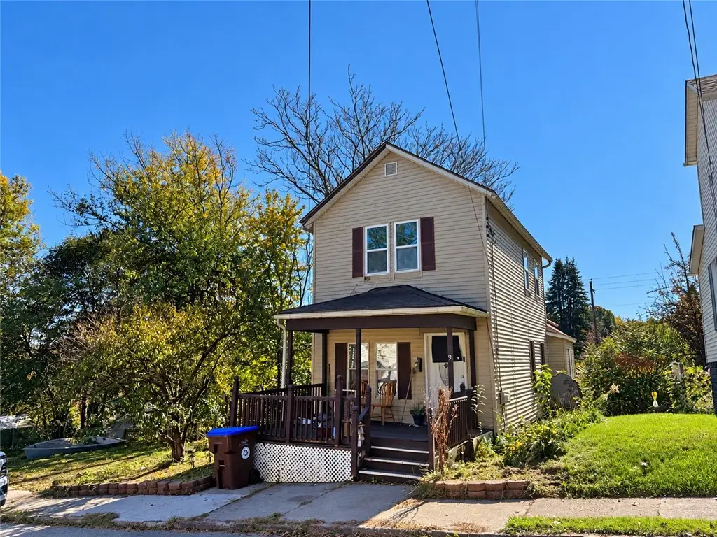 389 Russell St, Sharon, PA 16146 - #1