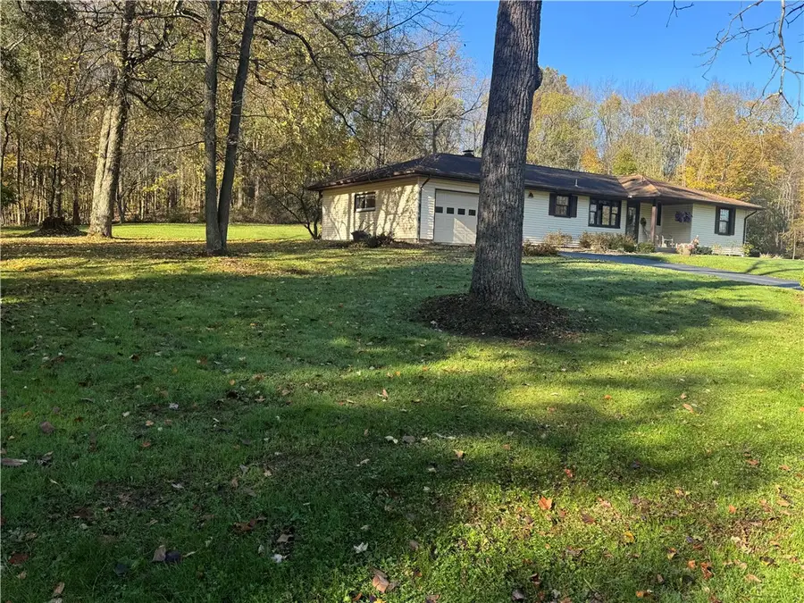 641 Woodland Dr, Pulaski, PA 16143 - #3