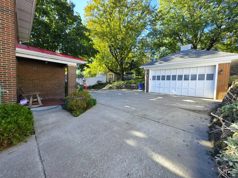 661 E Beau Street, Washington, PA 15301 - #2