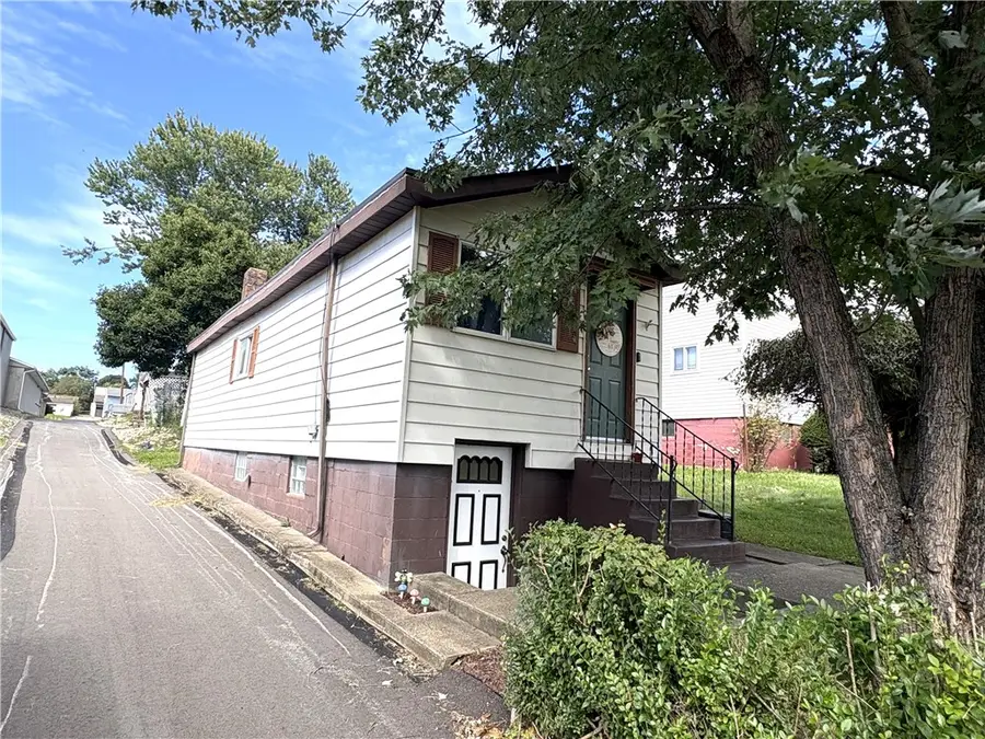 608 California Ave, Rochester, PA 15074 - #2
