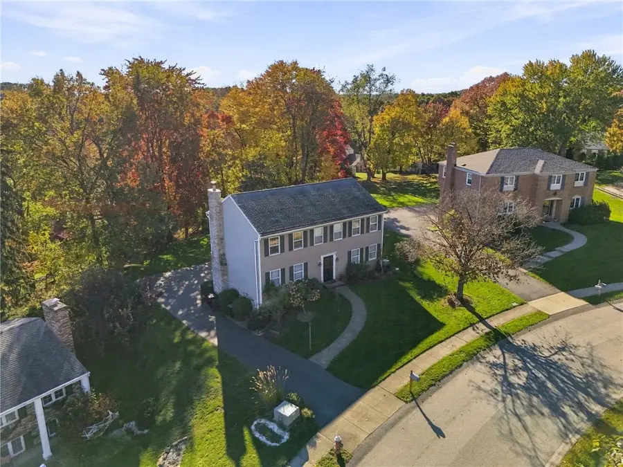 922 Meadow Crest Dr, Pittsburgh, PA 15237 - #3