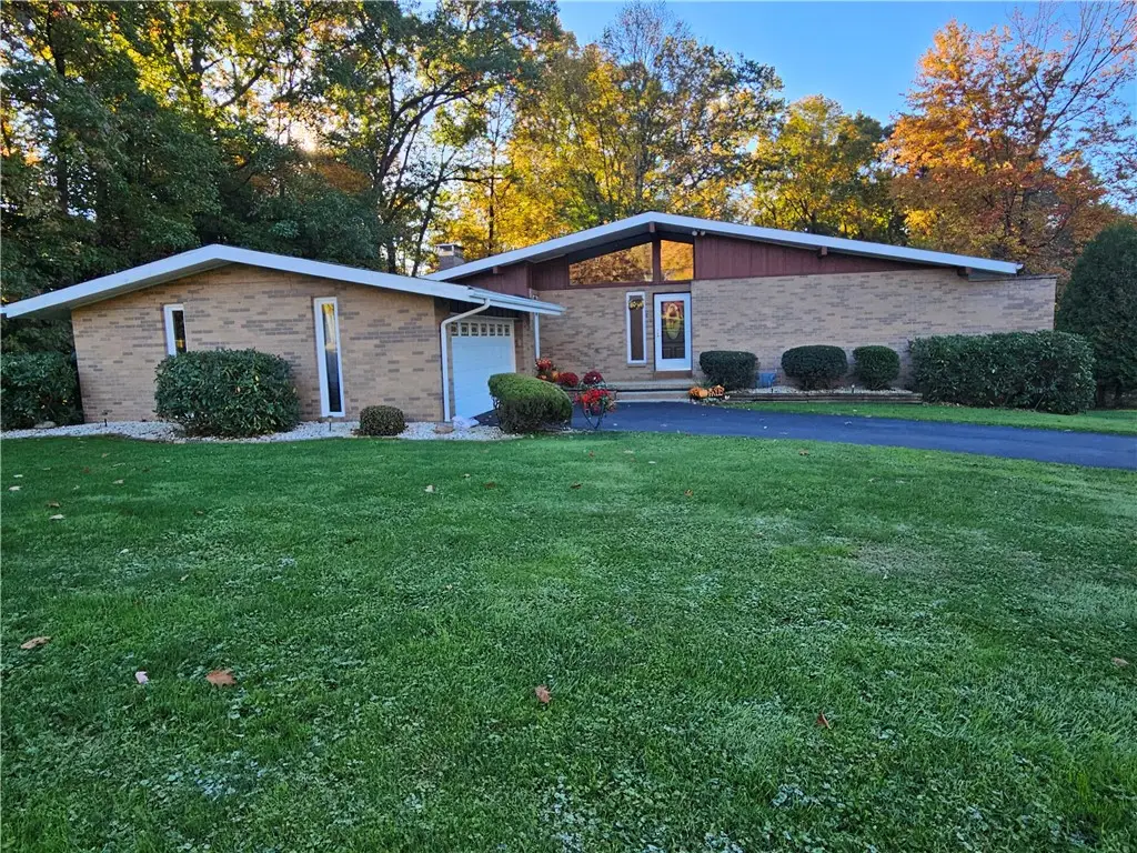 318 Euclid Rd, Butler, PA 16001 - #1