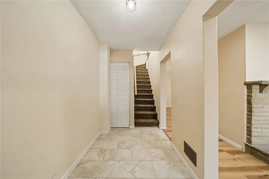 3942 Vinceton St, Pittsburgh, PA 15214 - #2