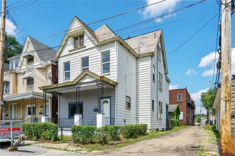 812 Ernie St, Pittsburgh, PA 15220 - #3