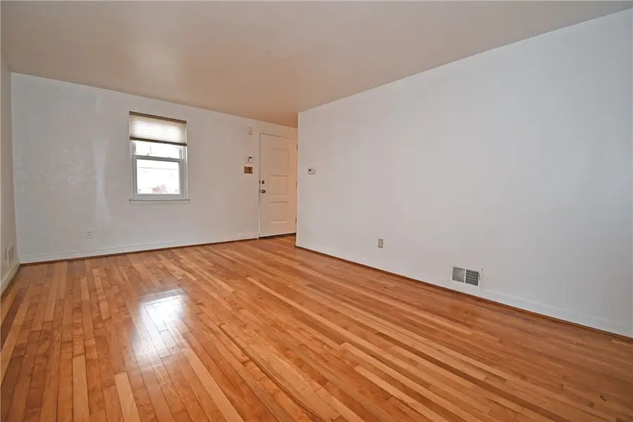 1568 Bellaire Pl, Pittsburgh, PA 15226 - #3