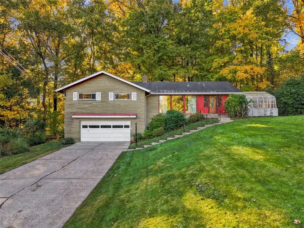 3340 Longbow Dr, Pittsburgh, PA 15235 - #1
