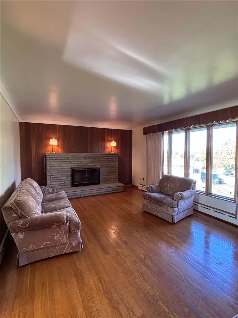 204 Frisbee Ave, Connellsville, PA 15425 - #2