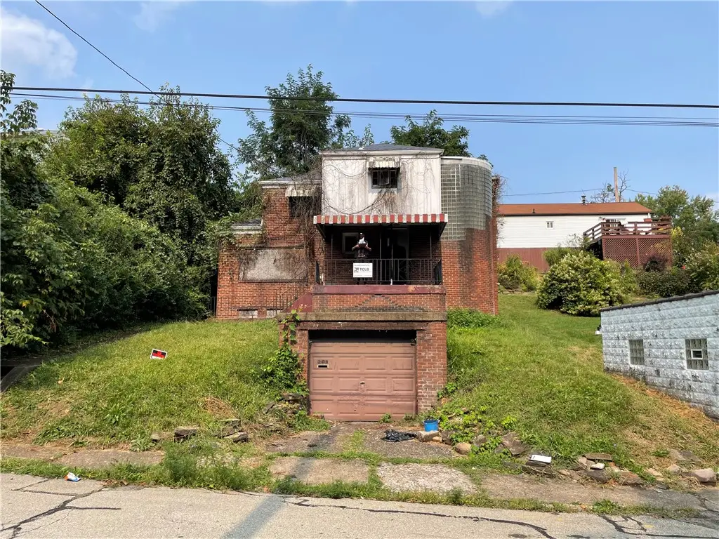 203 Elm St, Clairton, PA 15025 - #1
