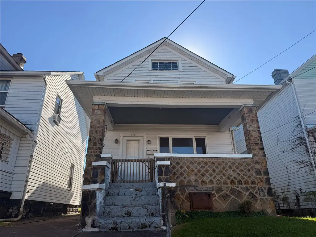 213 Franklin Ave, Ellwood City, PA 16117 - #1