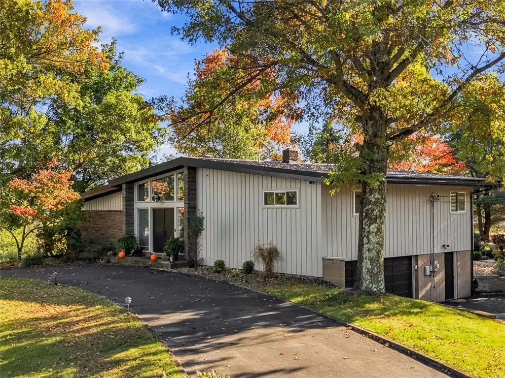 202 Horseshoe Dr, Mars, PA 16046 - #1