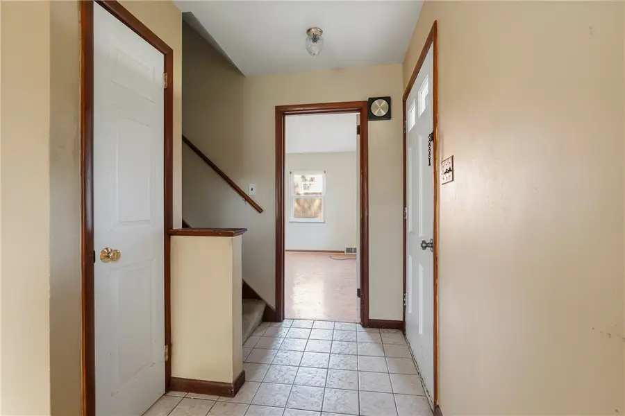 328 Mckinney Dr, Coraopolis, PA 15108 - #3