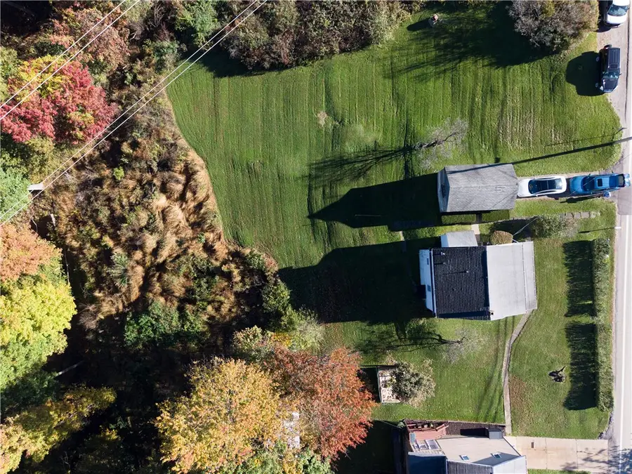 3207 Heights Rd, Aliquippa, PA 15001 - #2