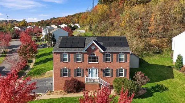 8001 Maureen Dr, Cranberry Twp, PA 16066