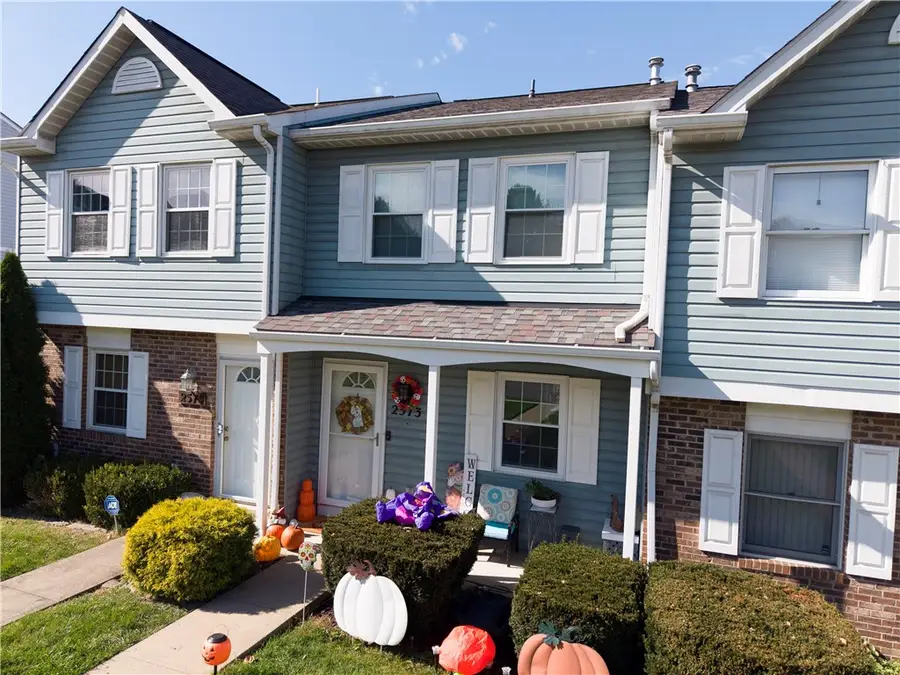 2573 Hawthorne Dr, Oakdale, PA 15071 - #2