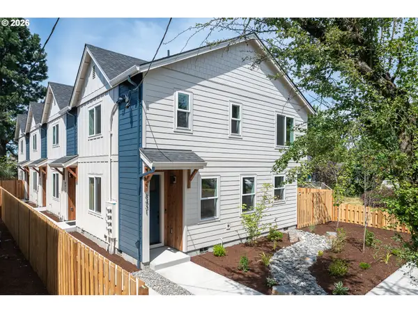 8427 NE Hassalo St, Portland, OR 97220