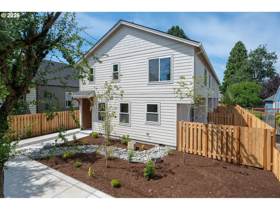 8427 NE Hassalo St, Portland, OR 97220 - #3
