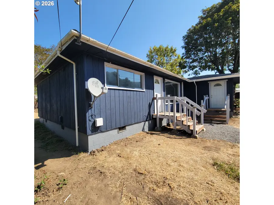 47533 Perkins St, Oakridge, OR 97463 - #2