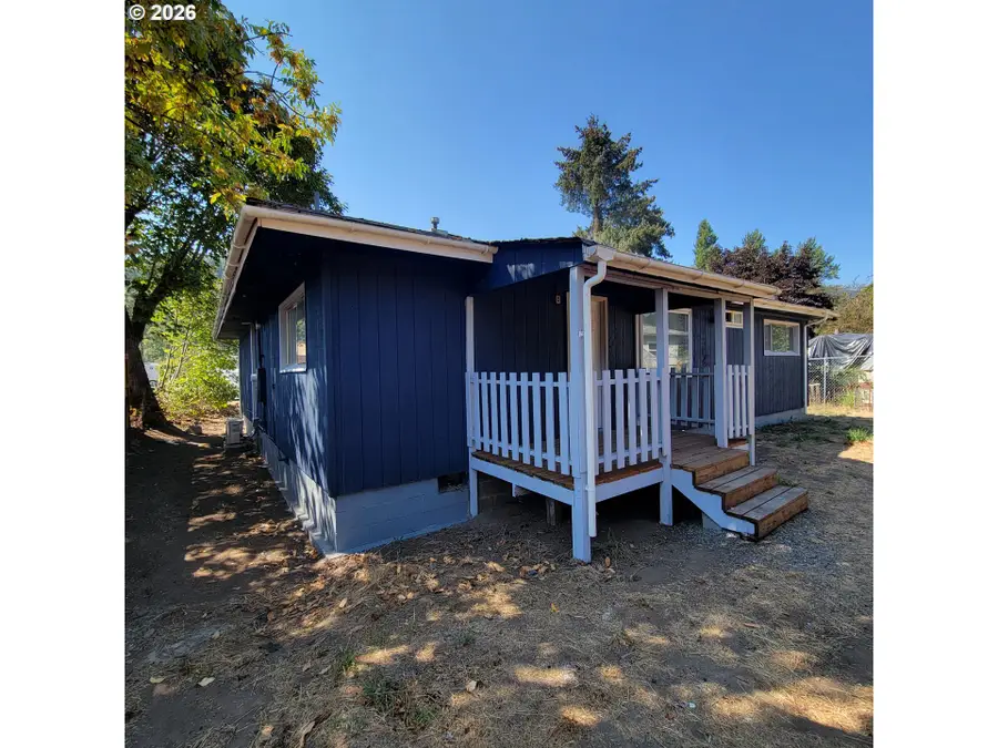 47533 Perkins St, Oakridge, OR 97463 - #3
