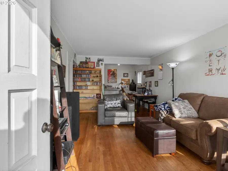 908 W 39th St, Vancouver, WA 98660 - #3