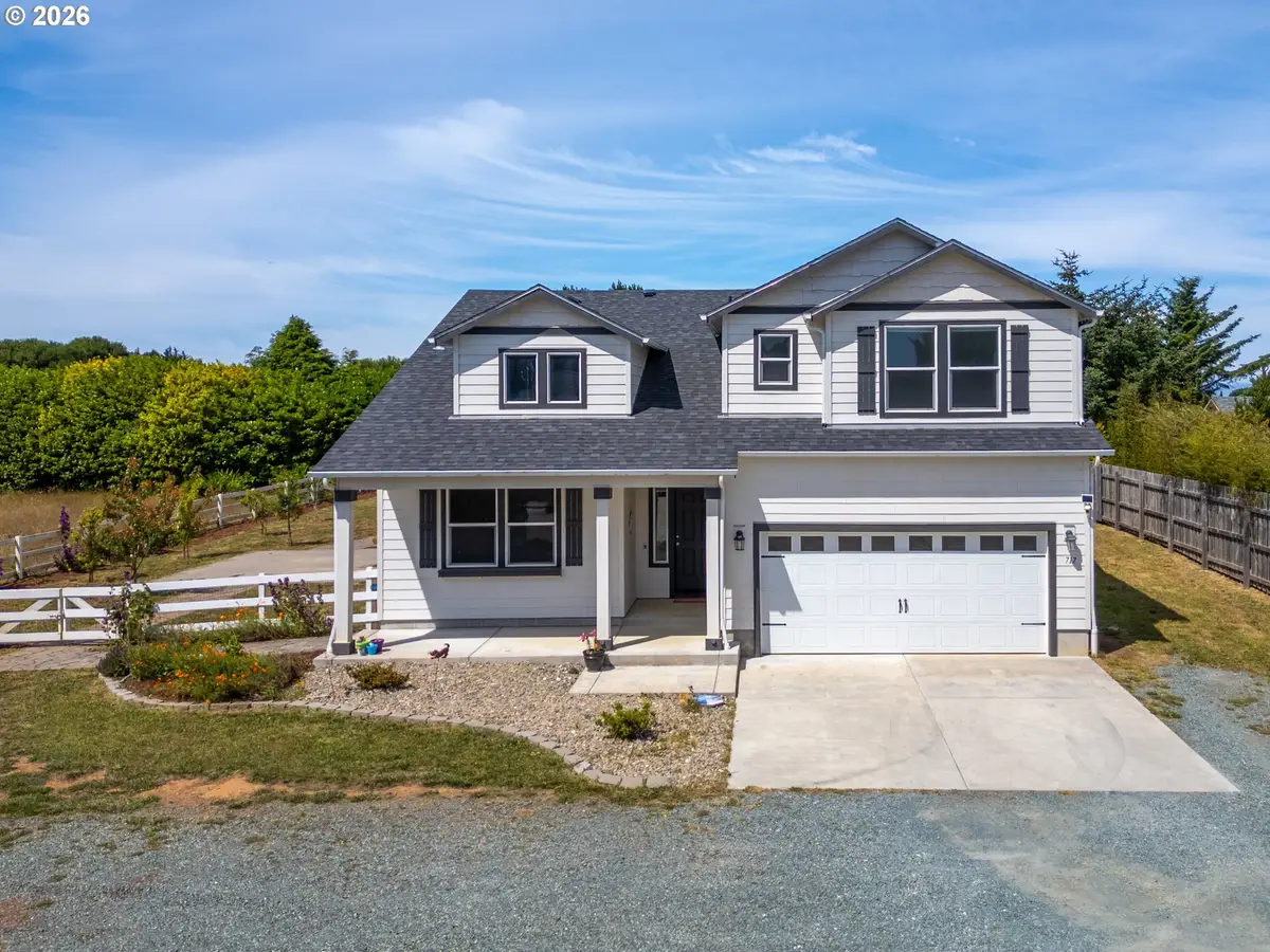 717 Seabird Dr Sw, Bandon, OR 97411 - #1