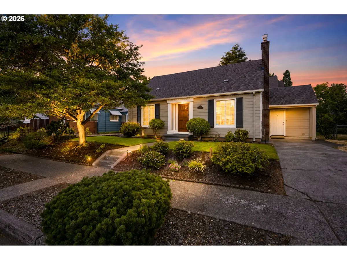 108 E 35th St, Vancouver, WA 98663 - #1