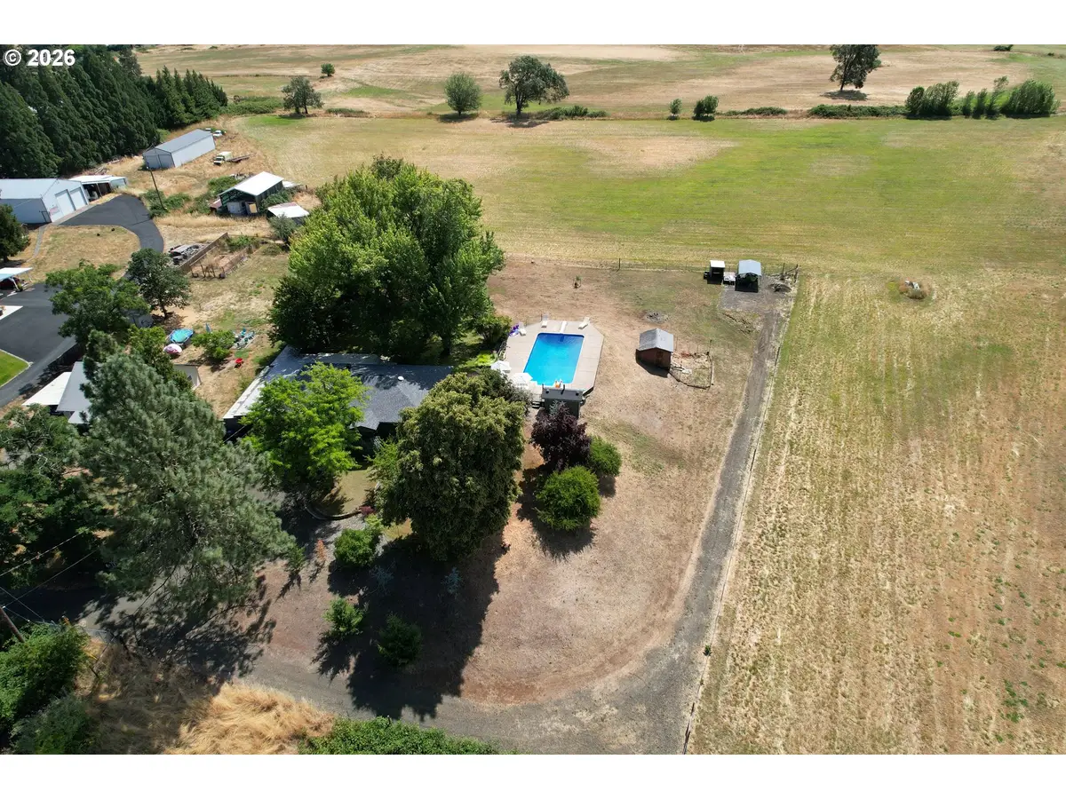 911 Harlan St, Roseburg, OR 97471 - #1