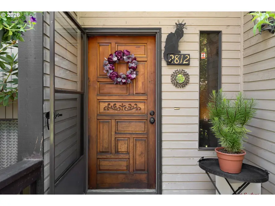 2812 Tree Top Ln, Northwest Clackamas, OR 97068 - #2