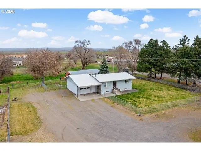 33037 W Spearman Rd, Hermiston, OR 97838 - #2