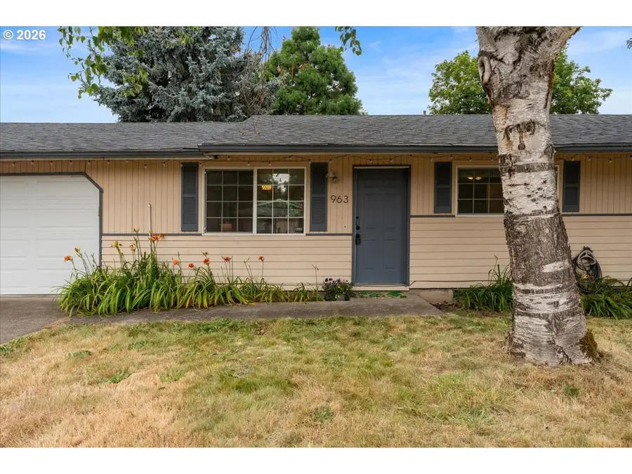963 NW 2nd Ave, Hillsboro, OR 97124 - #2