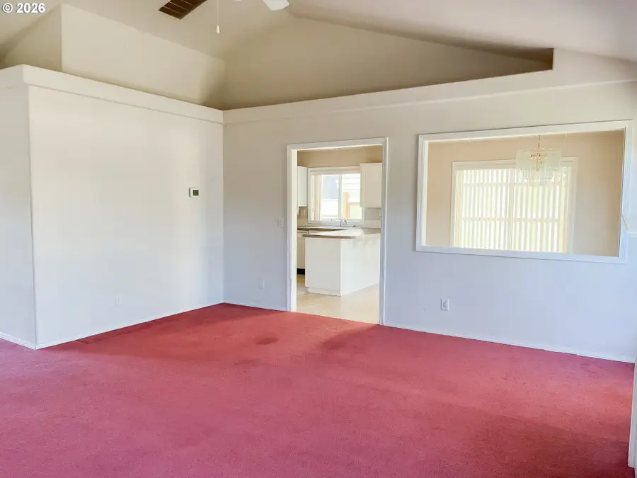 1325 Independence Ave, Woodburn, OR 97071 - #3
