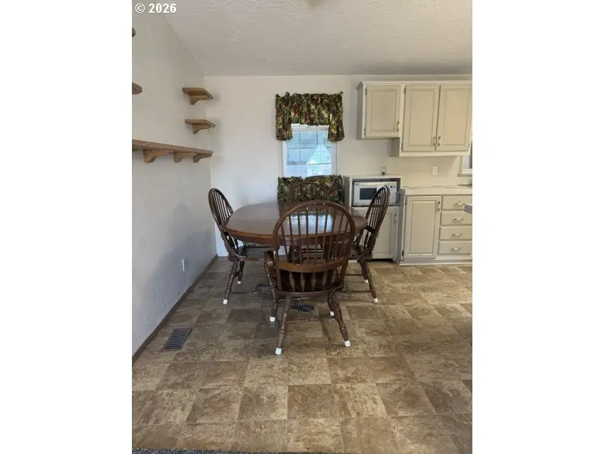 210 NE Fourth St, Irrigon, OR 97844 - #3