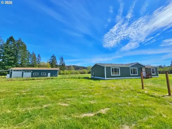 58497 Fairview Rd, Coquille, OR 97423