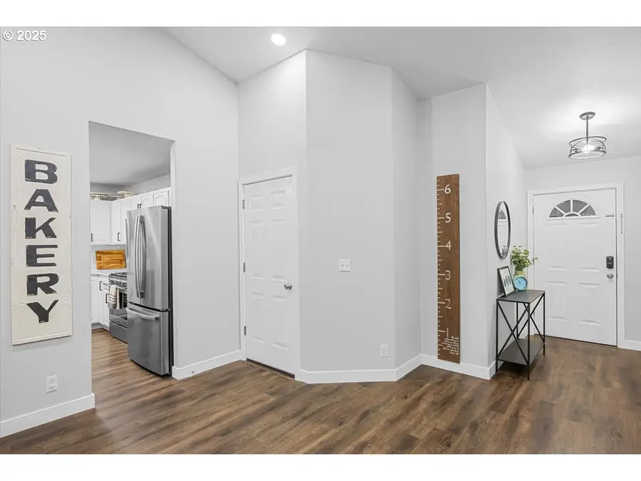 337 Arvilla Ct, Sutherlin, OR 97479 - Image #2