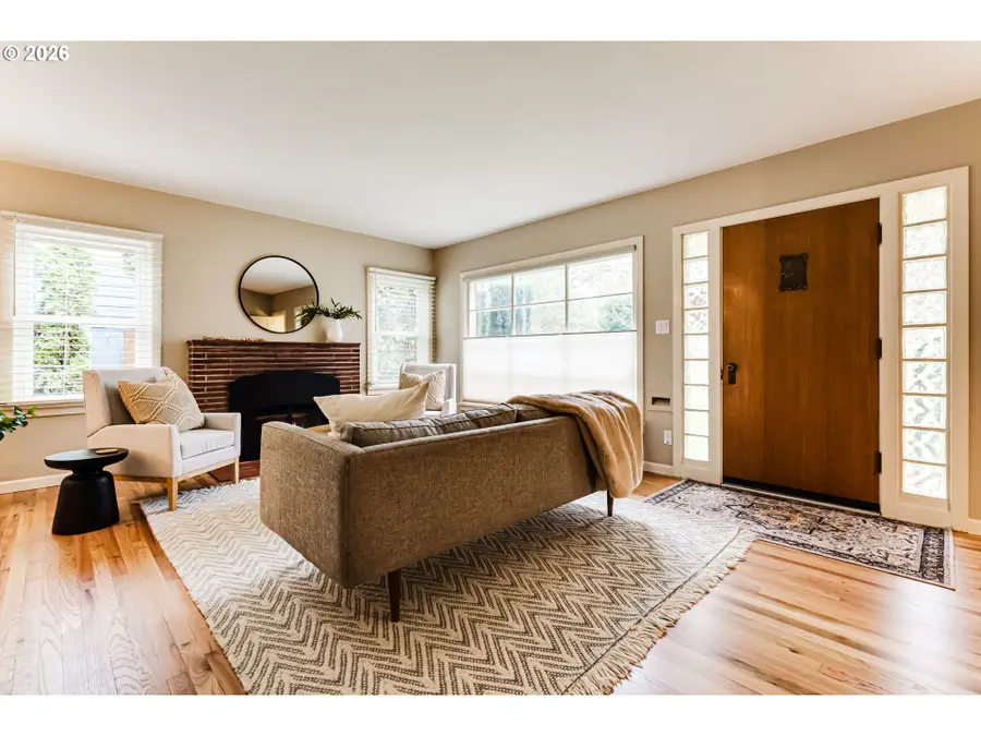 180 W 23rd Ave, Eugene, OR 97405 - #2